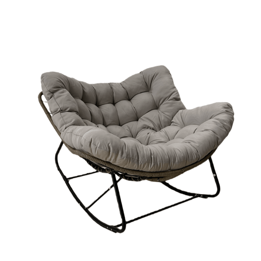 Poltrona a Dondolo Svinga in Rattan con Cuscini Grigi 112 x 104 x 69 cm