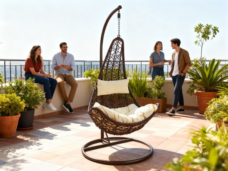 Poltrona sospesa Garden Line technorattan marrone con cuscino crema