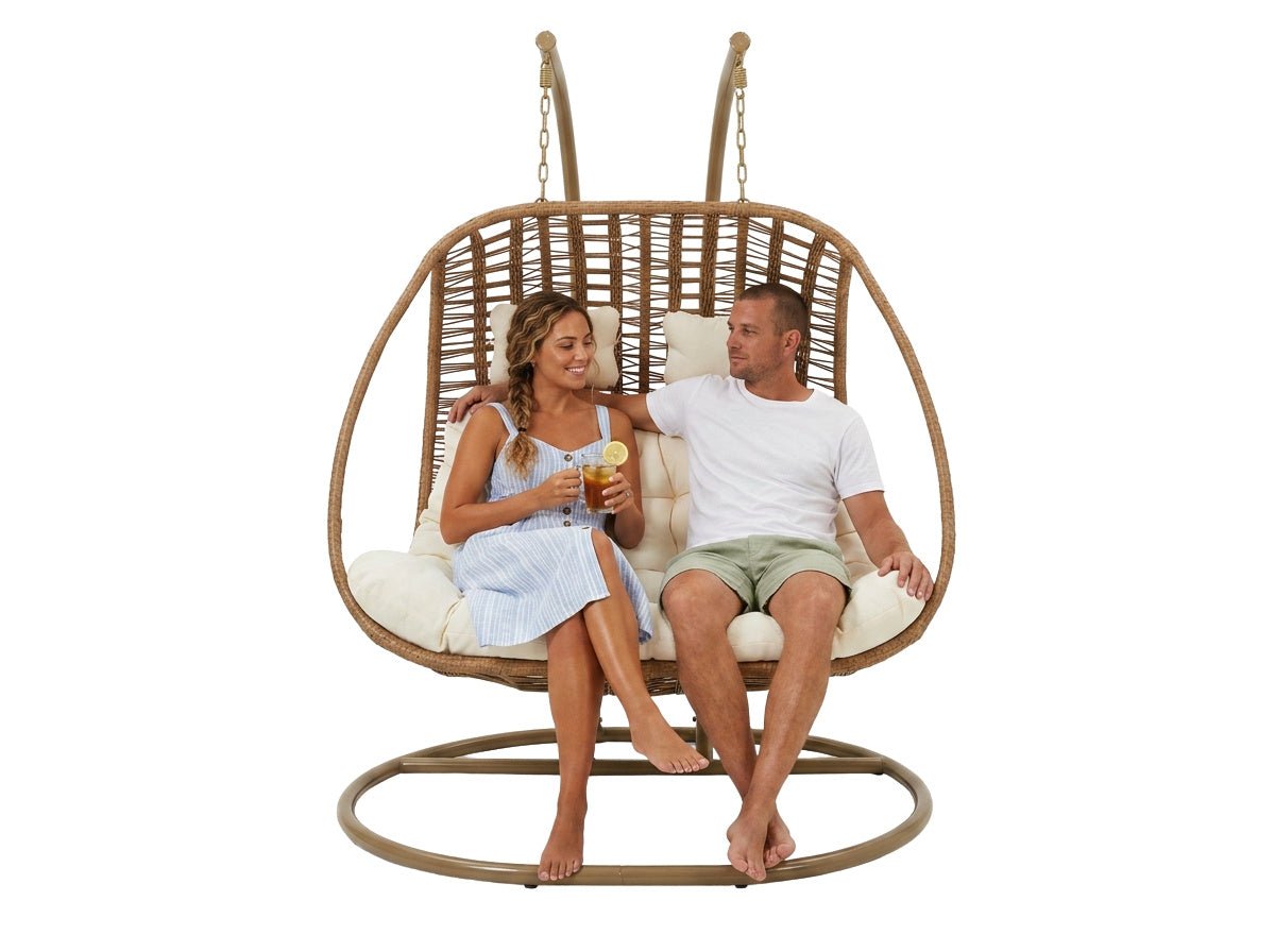 Poltrona sospesa Suri Garden Line 2 posti naturale con cuscino crema