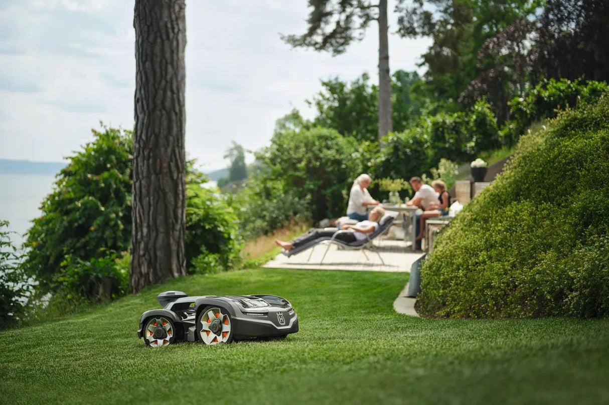 Robot tagliaerba Husqvarna Automower® 435X AWD NERA senza filo perimetrale