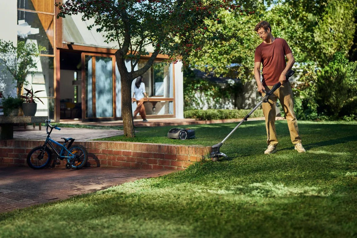 Bordatore Husqvarna Aspire™ T28-P4A - con batteria e caricabatterie