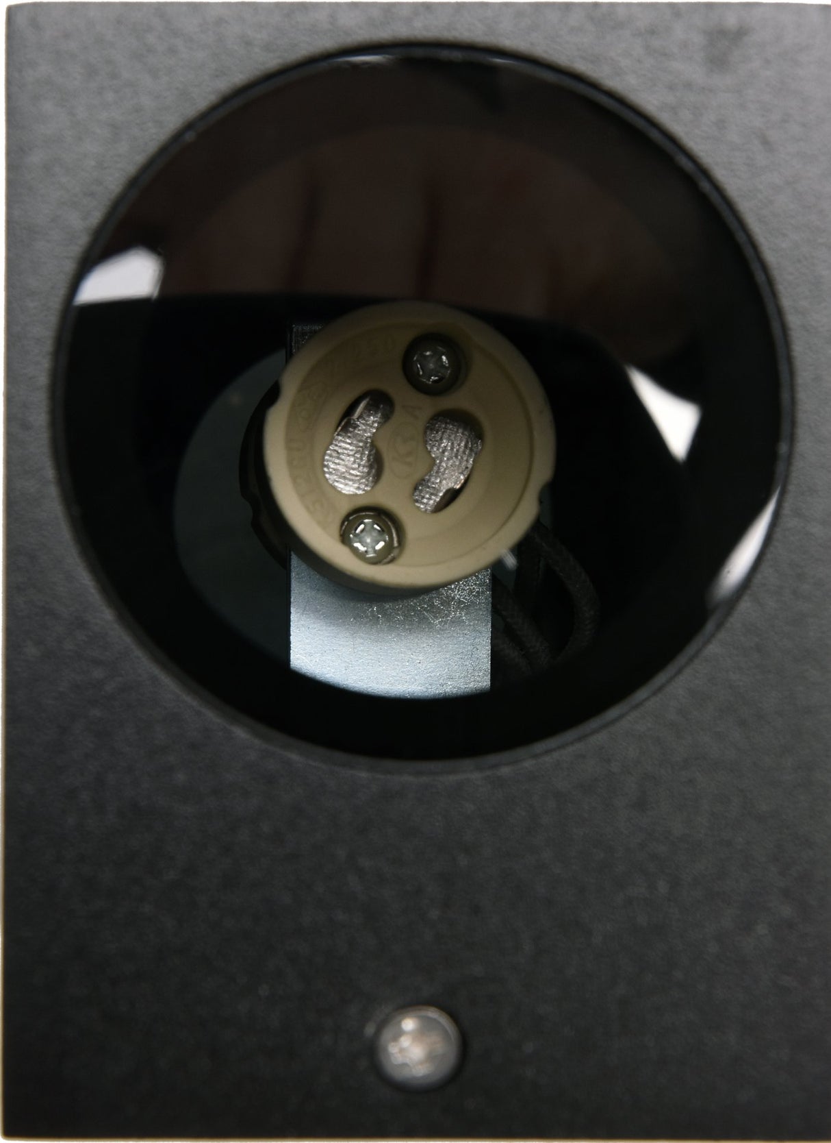 Lampada da Parete per Esterni IP44 – 2xGU10, Luce Doppia Su/Giù, Alluminio Nero YATO