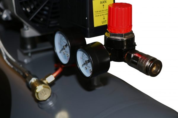 Compressore kibani silenzioso " senza olio " 8 bar 50 lt litri 1500 watt 2 CV - Aspirazione dell'aria: 240 litri / minuto