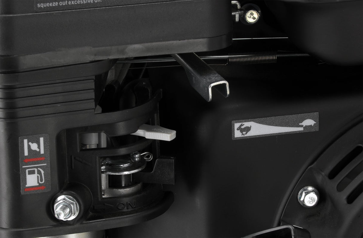 Biotrituratore a Scoppio Yato 196cc 5,5CV Per Rami Fino a 50mm