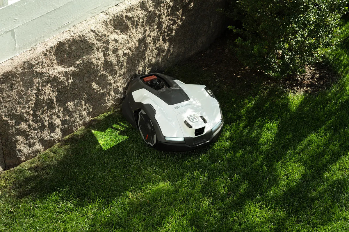 Robot Tagliaerba Husqvarna Automower® 405VE NERA – fino a 900 m²