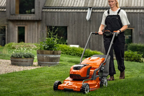 Tagliaerba a batteria Husqvarna LC 353iVX semovente