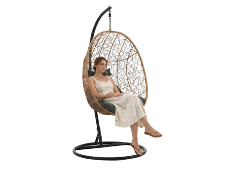 Poltrona sospesa Garden Line naturale in technorattan con cuscino grigio scuro