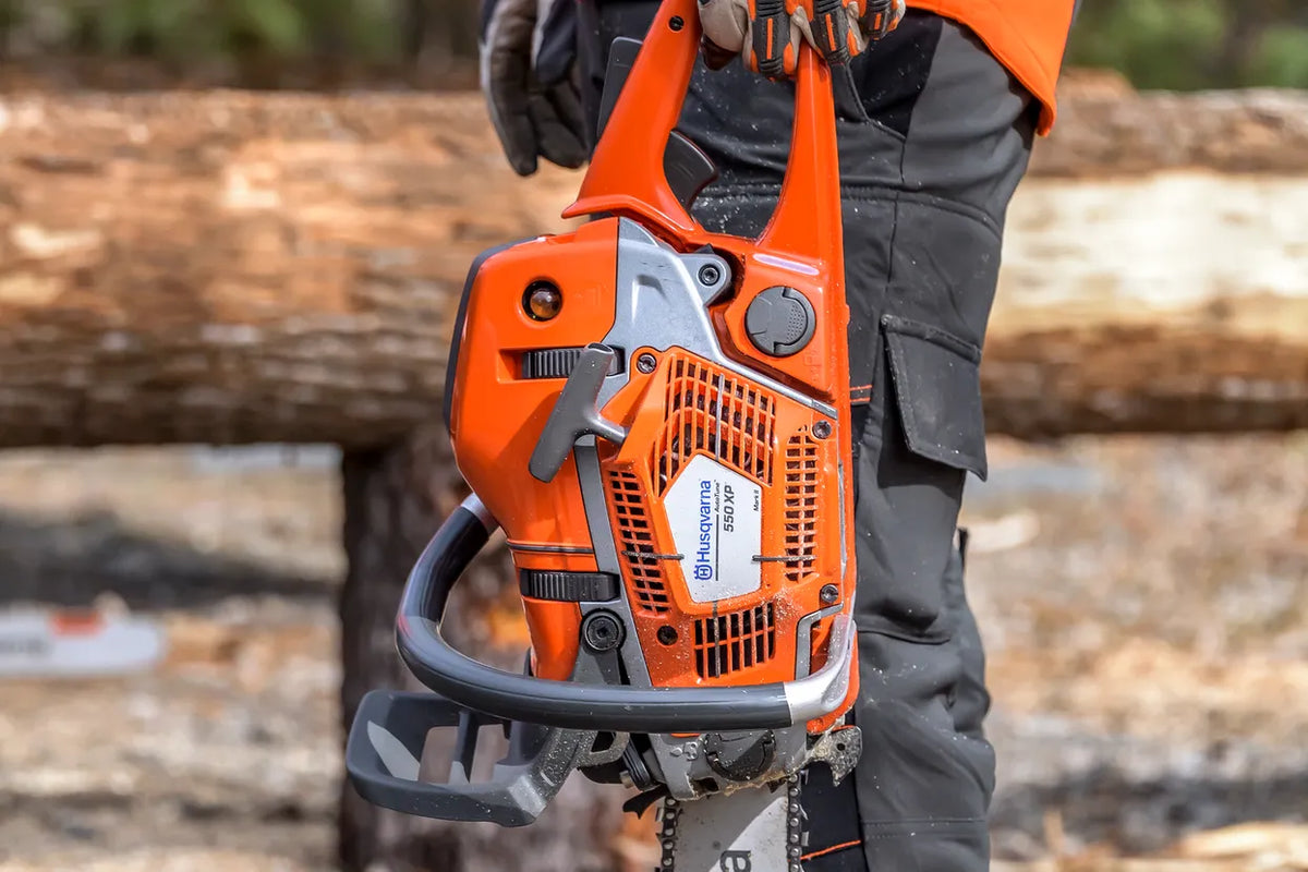 Motosega Professionale Husqvarna 550 XP® Mark II TrioBrake™ 50,1cc 3 kW – Barra 38 cm