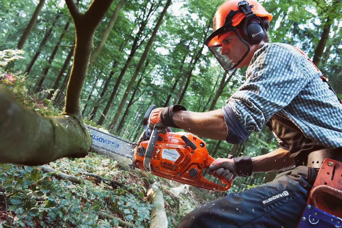 Motosega Professionale Husqvarna 555 59,8cc 3,1 kW – Barra 45 cm