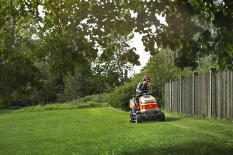 Trattorino Tagliaerba Husqvarna TC 220T 108 cm – con Raccolta e Cruise Control