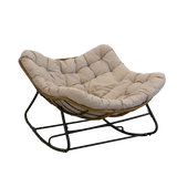 Poltrona a Dondolo Svinga in Rattan con Cuscini Grigi 112 x 104 x 69 cm