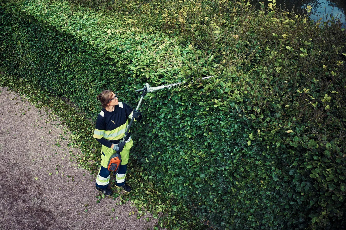 Tagliasiepi ad asta Husqvarna 525iHE3 raggio 3 m